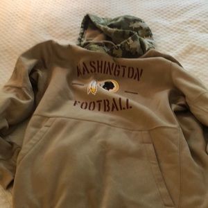 Washington Redskins Football Hoodie size M.